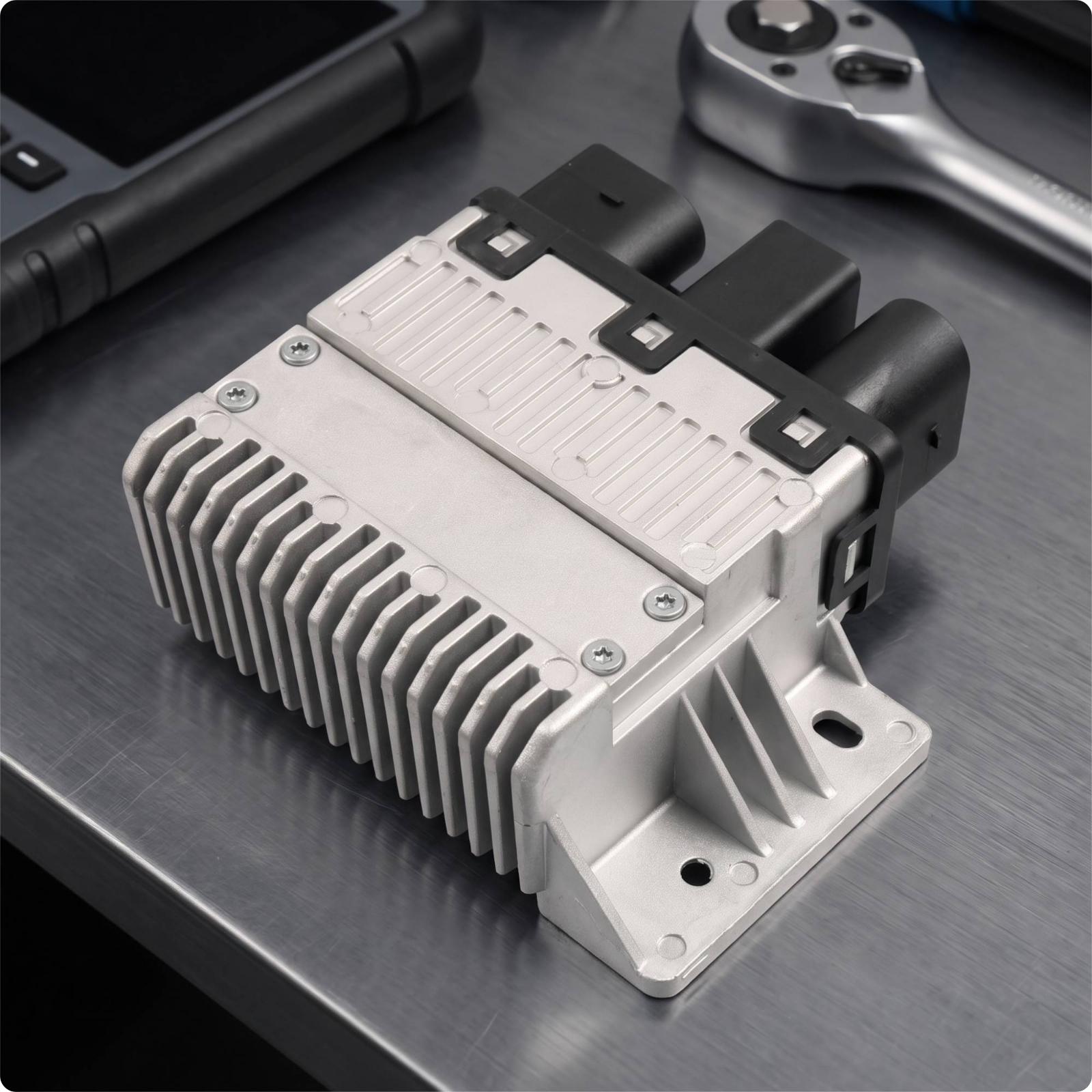 アルミニウム製ヒートシンク付きエンジンファン制御モジュール。 - Heatsink Aluminum のレビューと価格